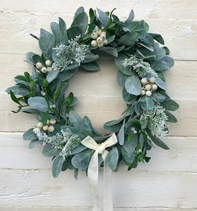 Mistletoe & White Berries - Medium - Field & Rose